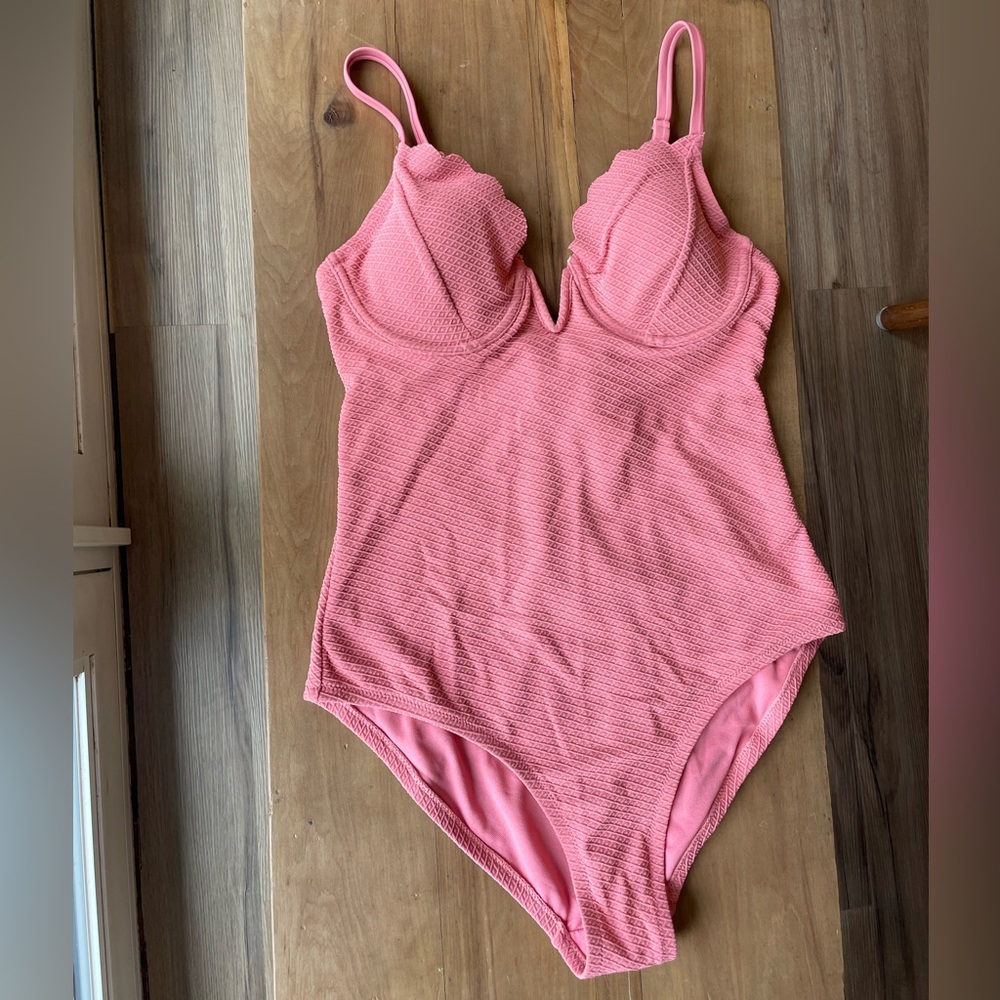 Jessica Simpson one piece swimsuit